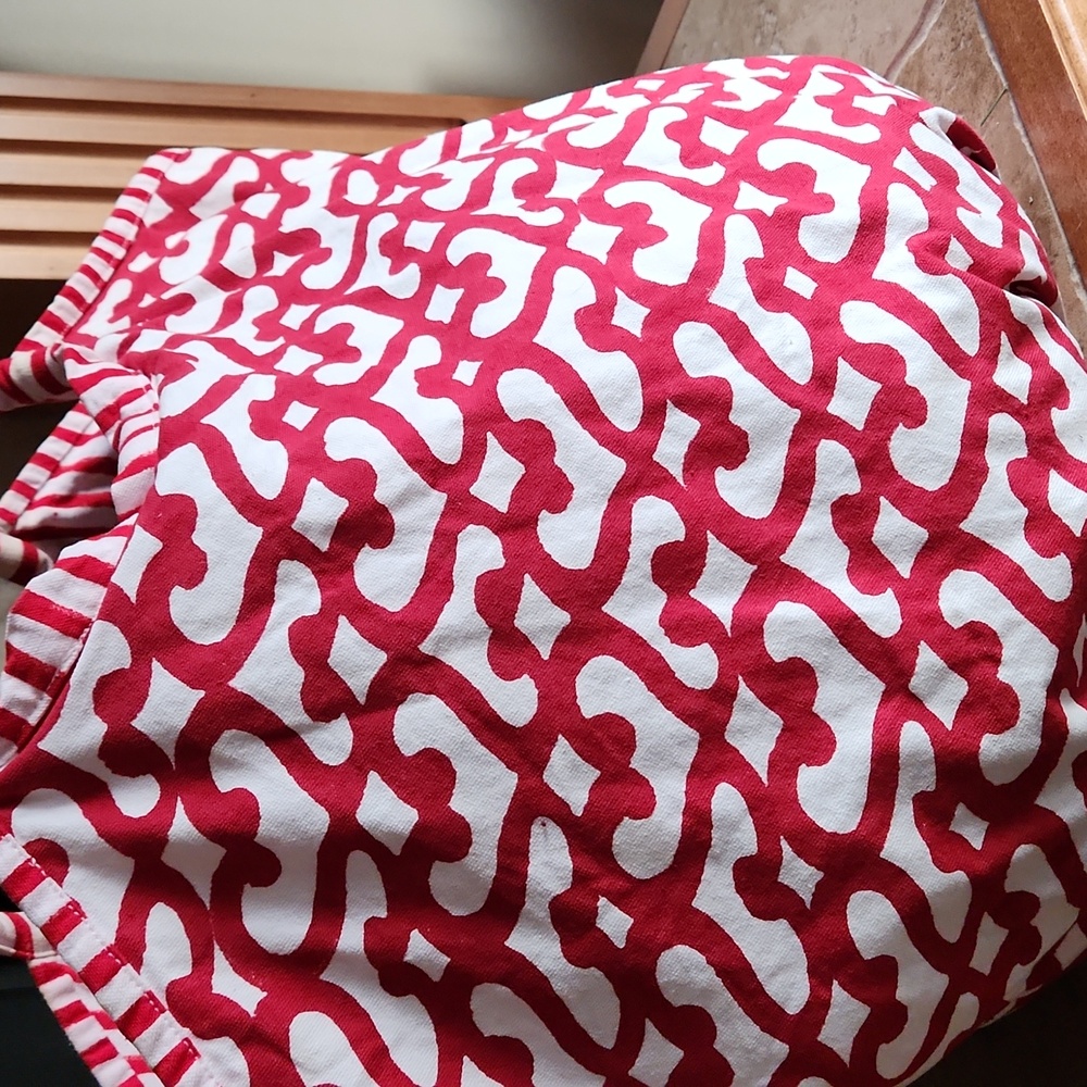Roberta Roller Rabbit Red and White Patterned Large Tote Bag - Picture 5 of 12